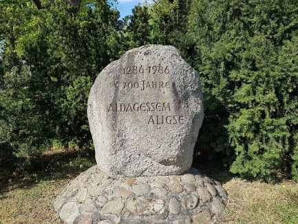 Gedenkstein Aligse 700 Jahre