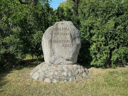 Gedenkstein Aligse 700 Jahre
